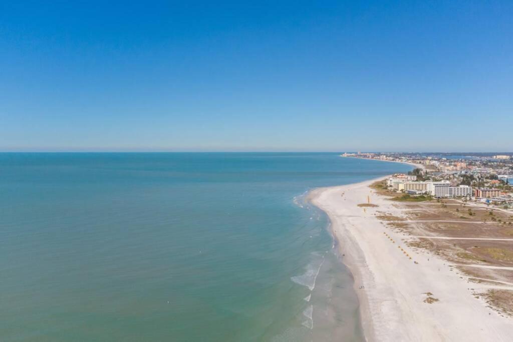 102-Tiny Treasure-Waterfront With Heated Pool Lejlighed St. Pete Beach Eksteriør billede