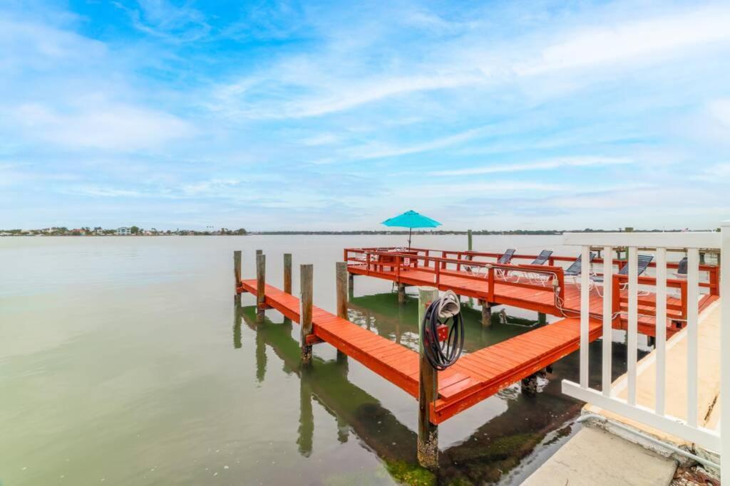 102-Tiny Treasure-Waterfront With Heated Pool Lejlighed St. Pete Beach Eksteriør billede