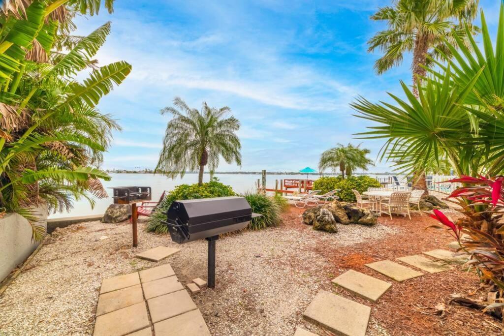102-Tiny Treasure-Waterfront With Heated Pool Lejlighed St. Pete Beach Eksteriør billede