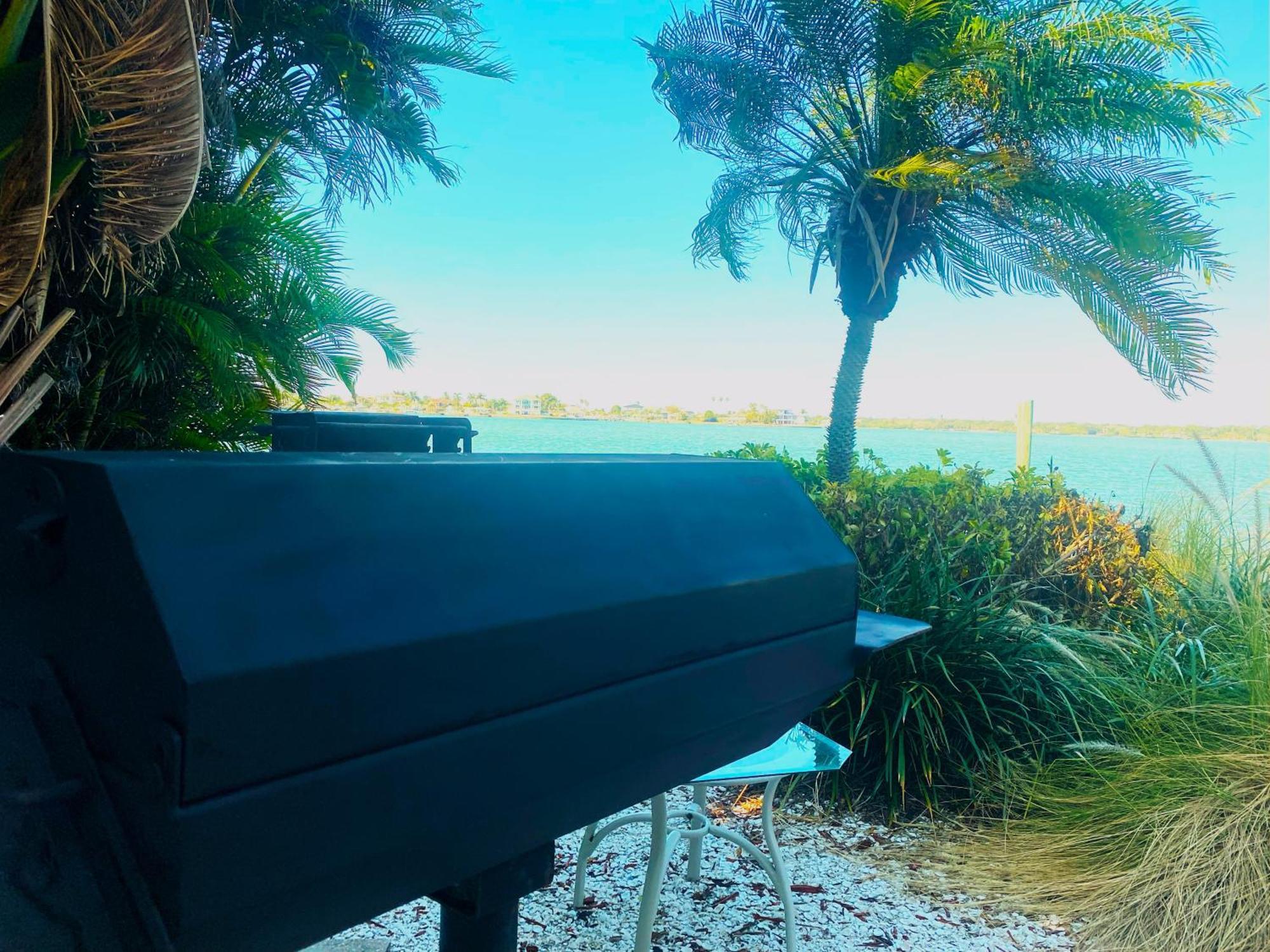 102-Tiny Treasure-Waterfront With Heated Pool Lejlighed St. Pete Beach Eksteriør billede
