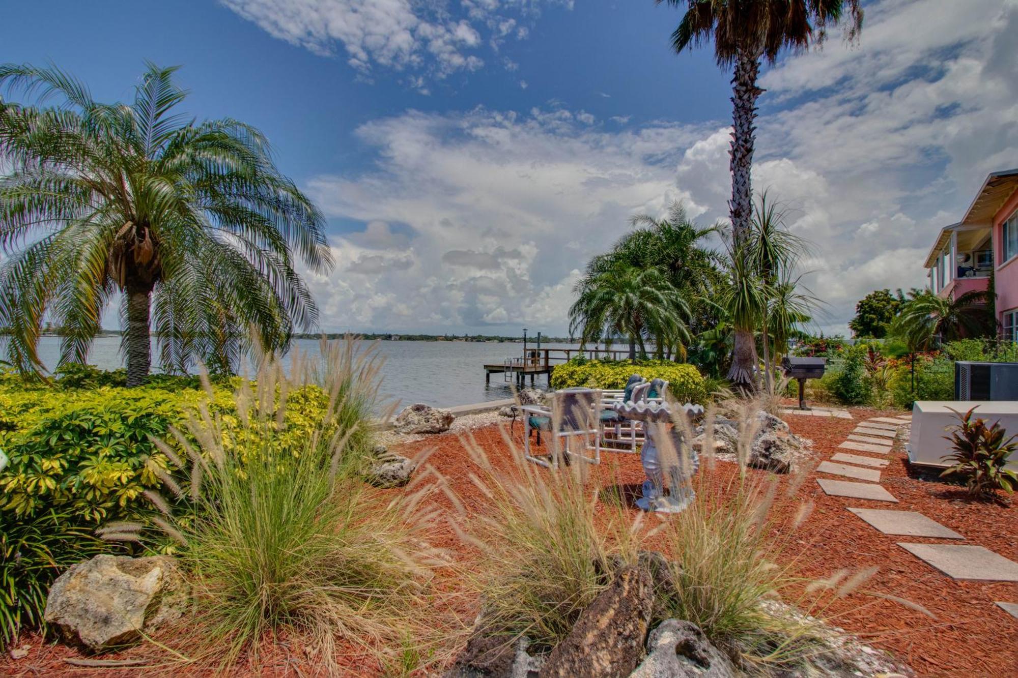 102-Tiny Treasure-Waterfront With Heated Pool Lejlighed St. Pete Beach Eksteriør billede