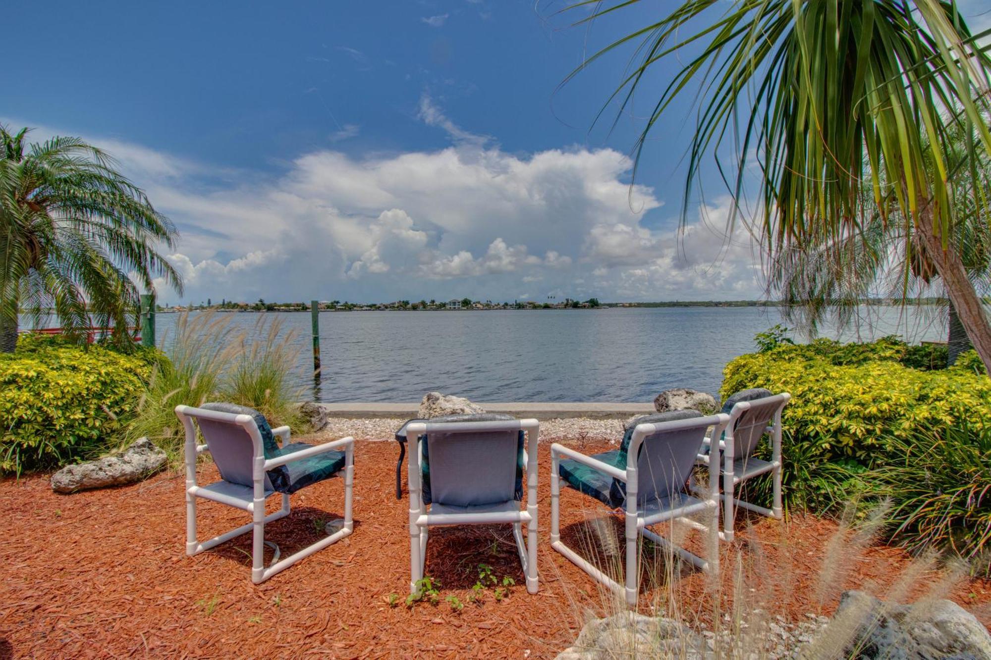 102-Tiny Treasure-Waterfront With Heated Pool Lejlighed St. Pete Beach Eksteriør billede