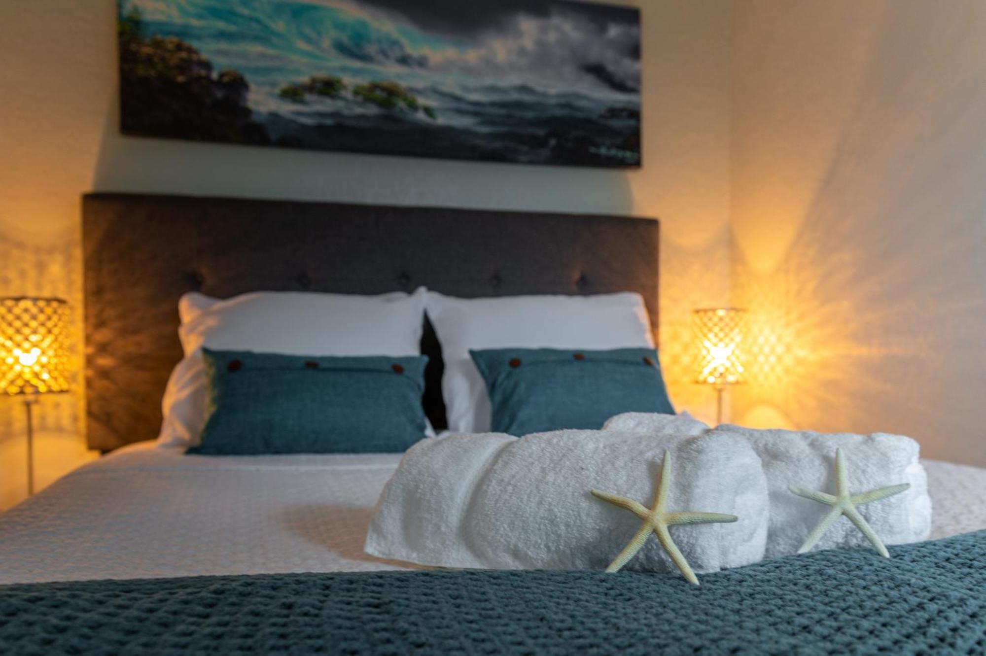 102-Tiny Treasure-Waterfront With Heated Pool Lejlighed St. Pete Beach Eksteriør billede